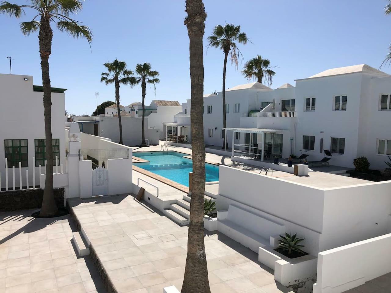 Sea Breeze With Shared Pool And Near The Beach Apartamento Costa Teguise Exterior foto